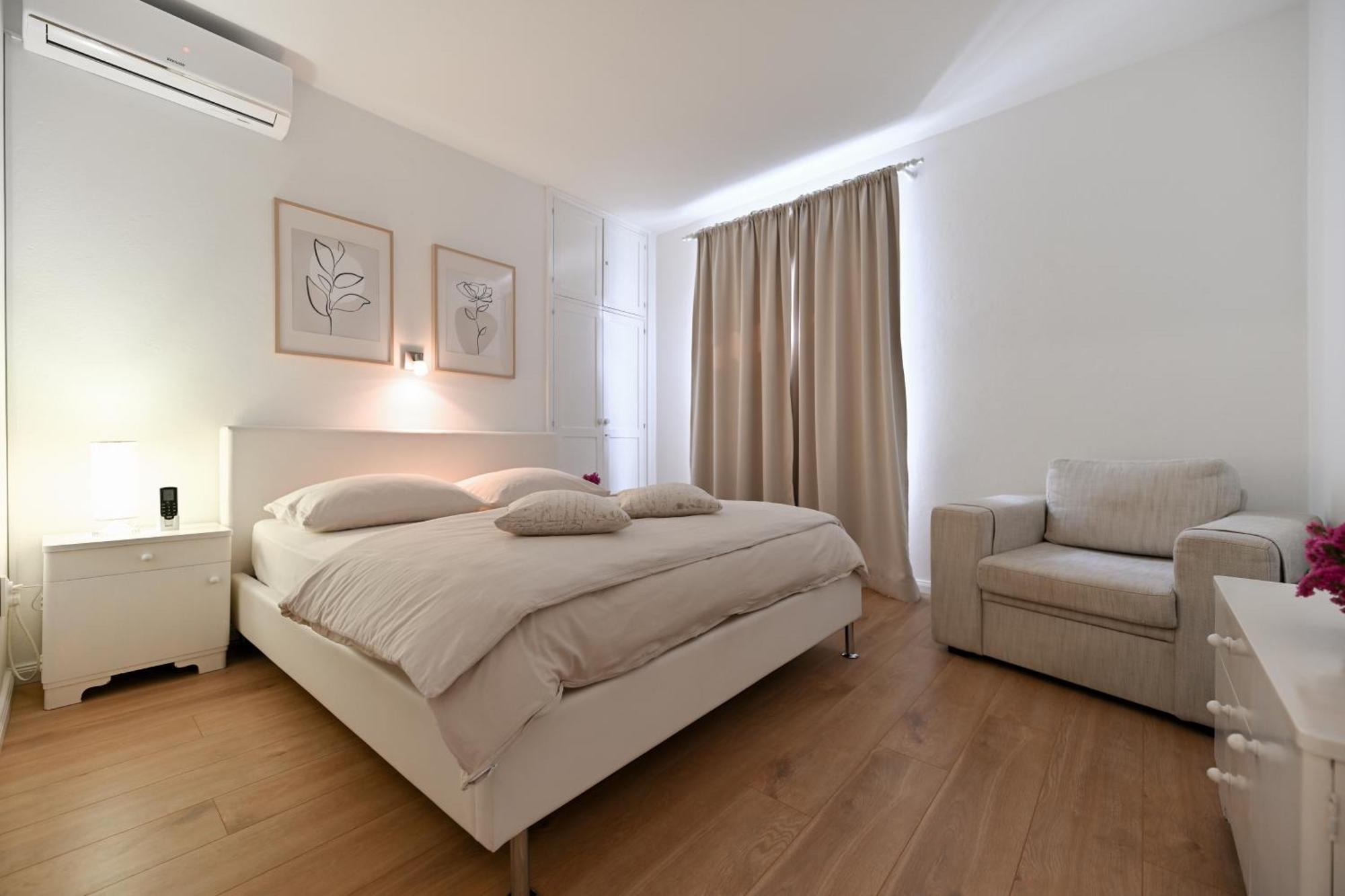 Near Center With Free Parking And Air Condition In Each Apartment Zadar