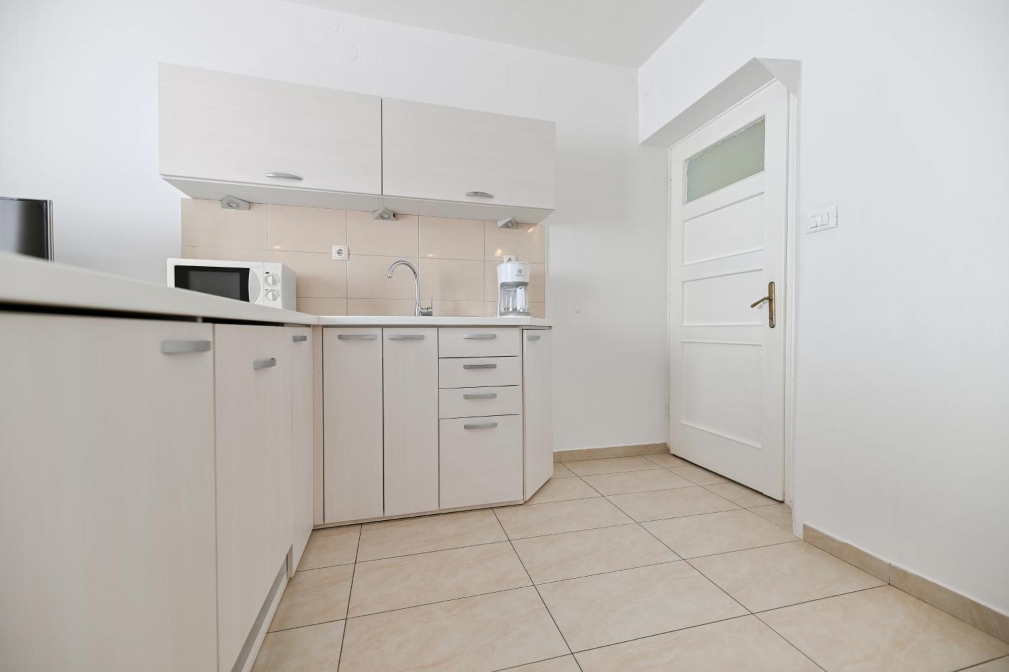 Near Center With Free Parking And Air Condition In Each Apartment *