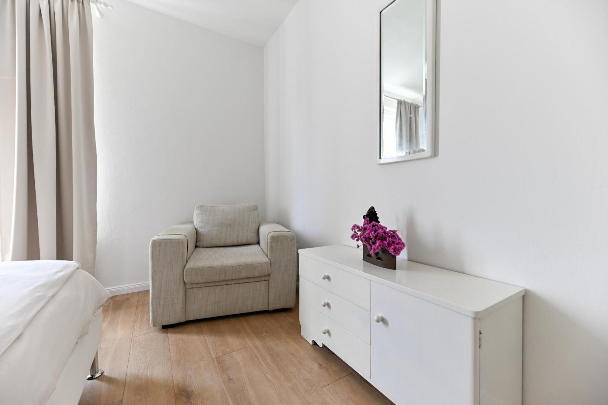 Apartment Near Center With Free Parking And Air Condition In Each